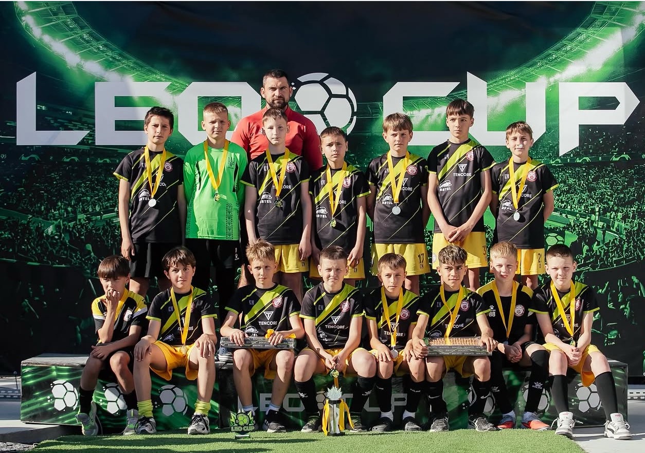 Футболісти ФК Гостинний двір після попереднього турніру Leo Cup